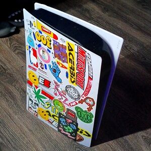 Playstation 5, lightly used . Comes with hdmi and power cord.